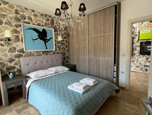 5-bedroom Villa In Thasos, Greece (270 M²)