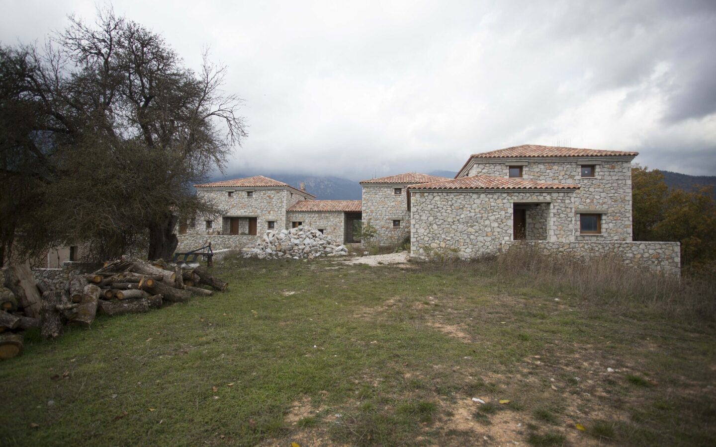 Business Property 360 M² In Eastern Peloponnese Region