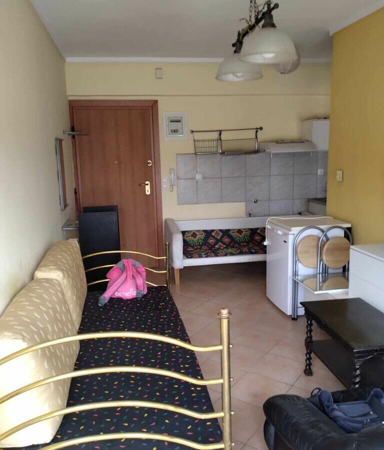 Compact Apartment With Sea View In Thessaloniki