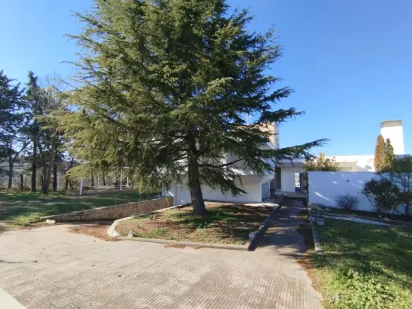 4-bedroom Villa In Thermaikos, Greece (610 M²)