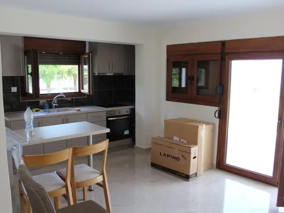 4-bedroom Building In Easts Olimpos, Greece (300 M²)