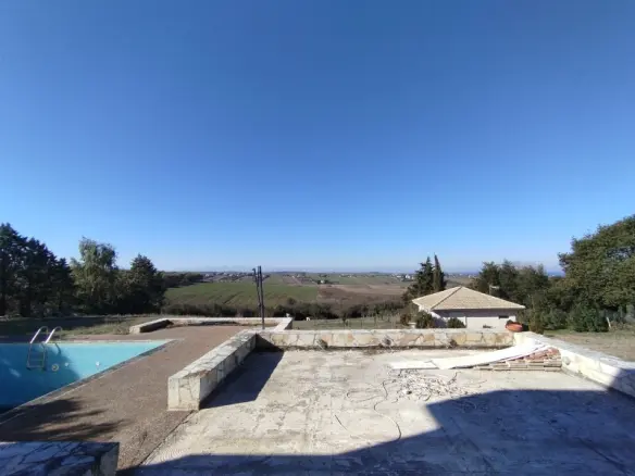 4-bedroom Villa In Thermaikos, Greece (610 M²)