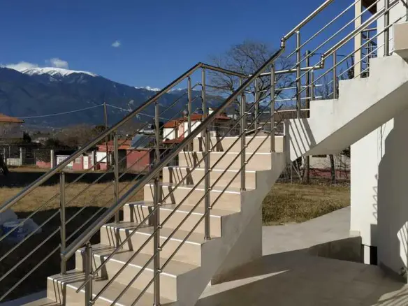 4-bedroom Building In Easts Olimpos, Greece (300 M²)