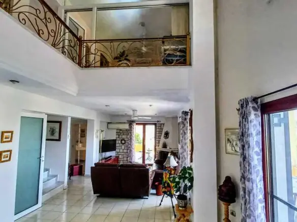 Detached House 340 M² In Epirus With Potential For Renovation
