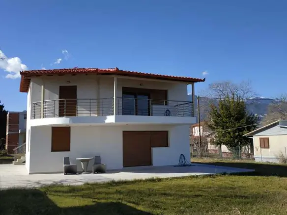 4-bedroom Building In Easts Olimpos, Greece (300 M²)