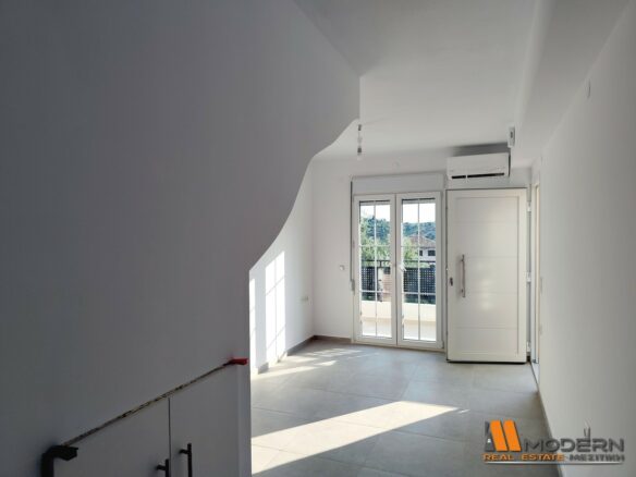 Maisonette With Sea View Located In Sivota, Greece