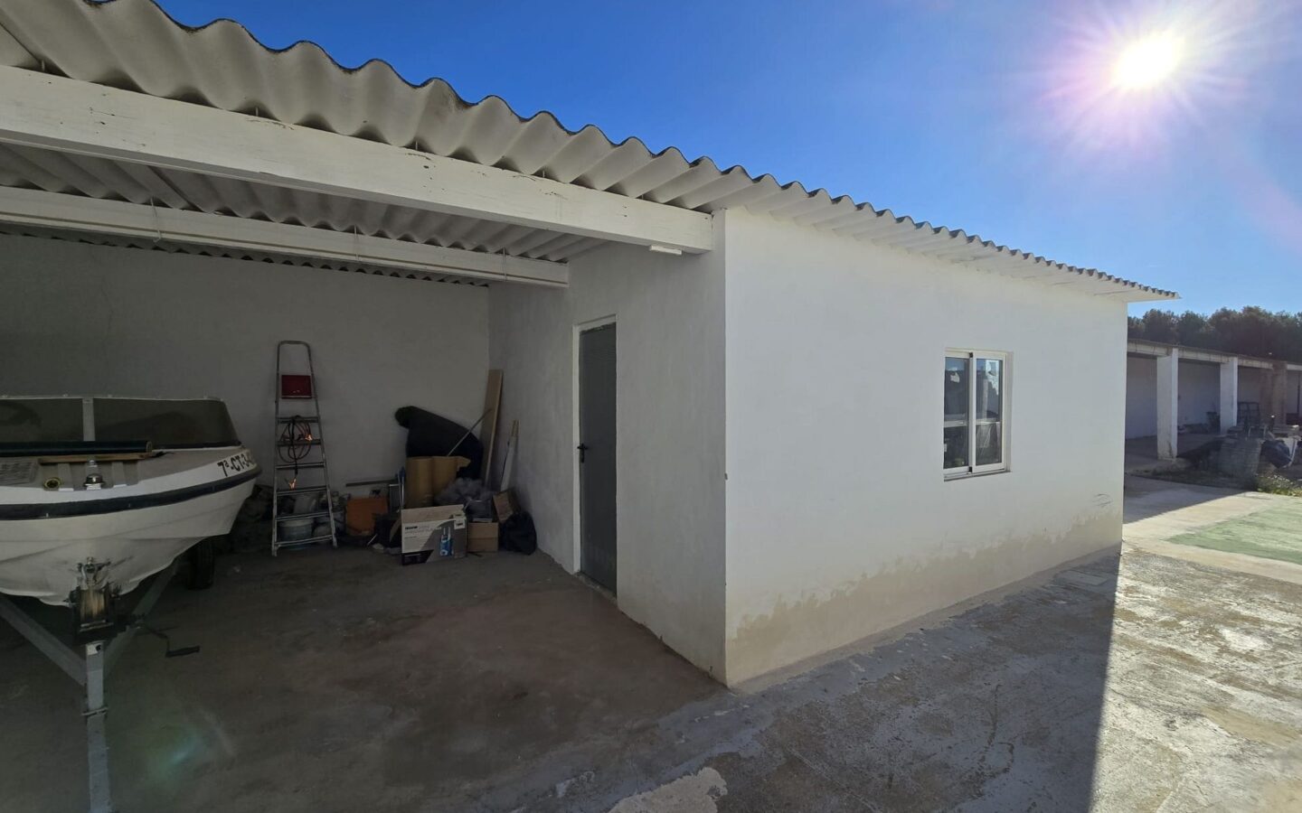 Commercial In Sax, Spain (594 M²)