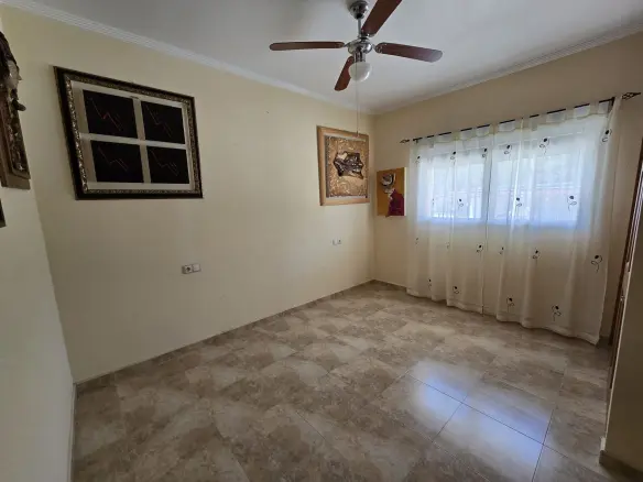 4-bedroom Detached Villa In Sax, Spain (260 M²)