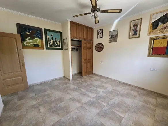4-bedroom Detached Villa In Sax, Spain (260 M²)