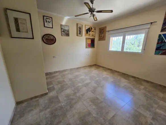 4-bedroom Detached Villa In Sax, Spain (260 M²)