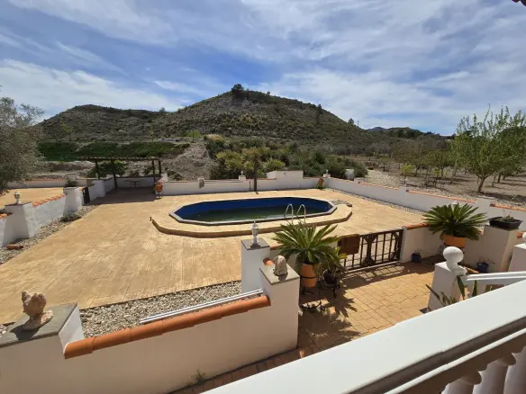 4-bedroom Detached Villa In Sax, Spain (260 M²)