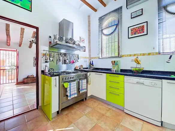 6-bedroom Country House In Pinoso, Spain (318 M²)