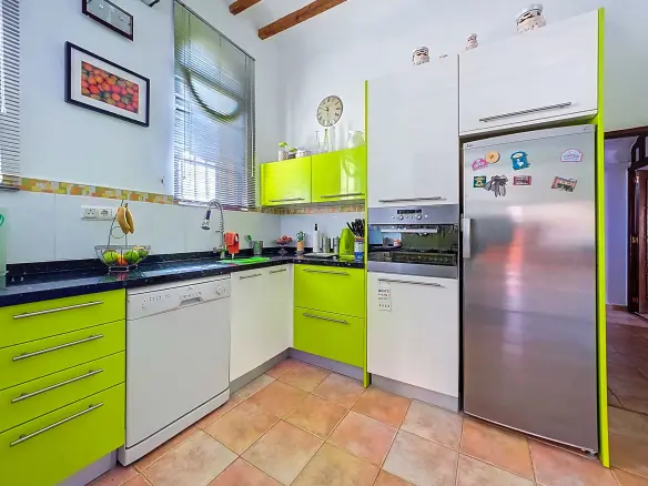6-bedroom Country House In Pinoso, Spain (318 M²)