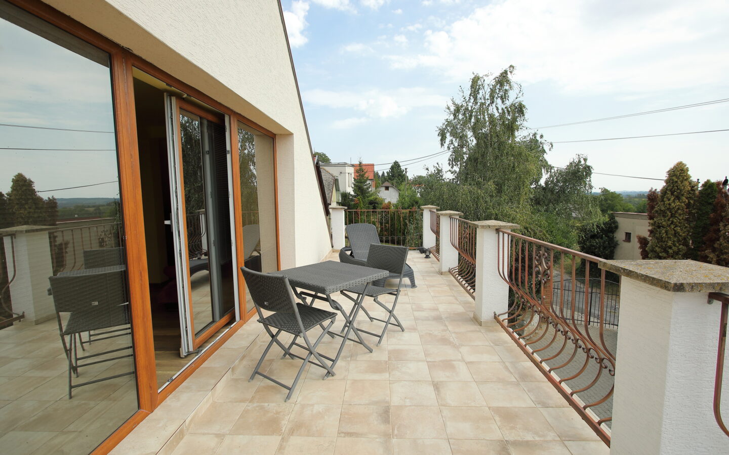 House With Outbuildings, Pool And Vineyard In Vinica, Slovakia – Preissenkung