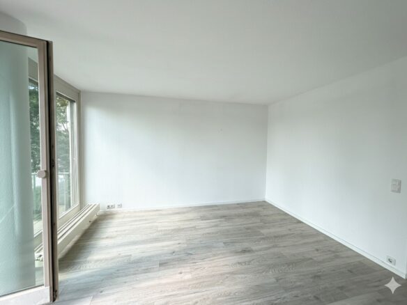 Waterfront Apartment With Prime Location In Central Berlin