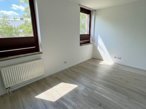 Waterfront Apartment With Prime Location In Central Berlin