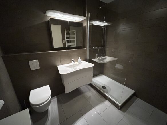 Waterfront Apartment With Prime Location In Central Berlin