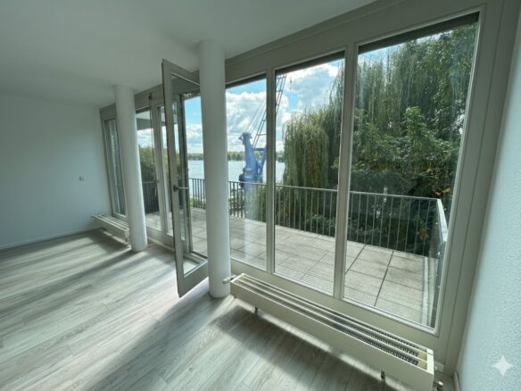 Waterfront Apartment With Prime Location In Central Berlin