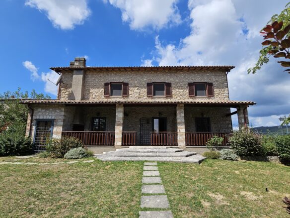 Historic Stone Casale With Guest House And Swimming Pool