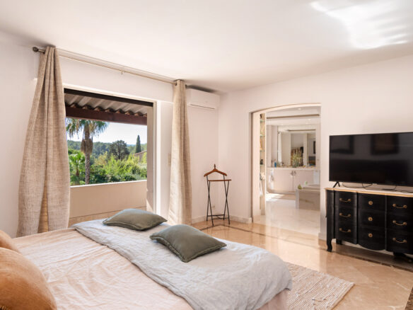 Villa With Studio In Prime Location