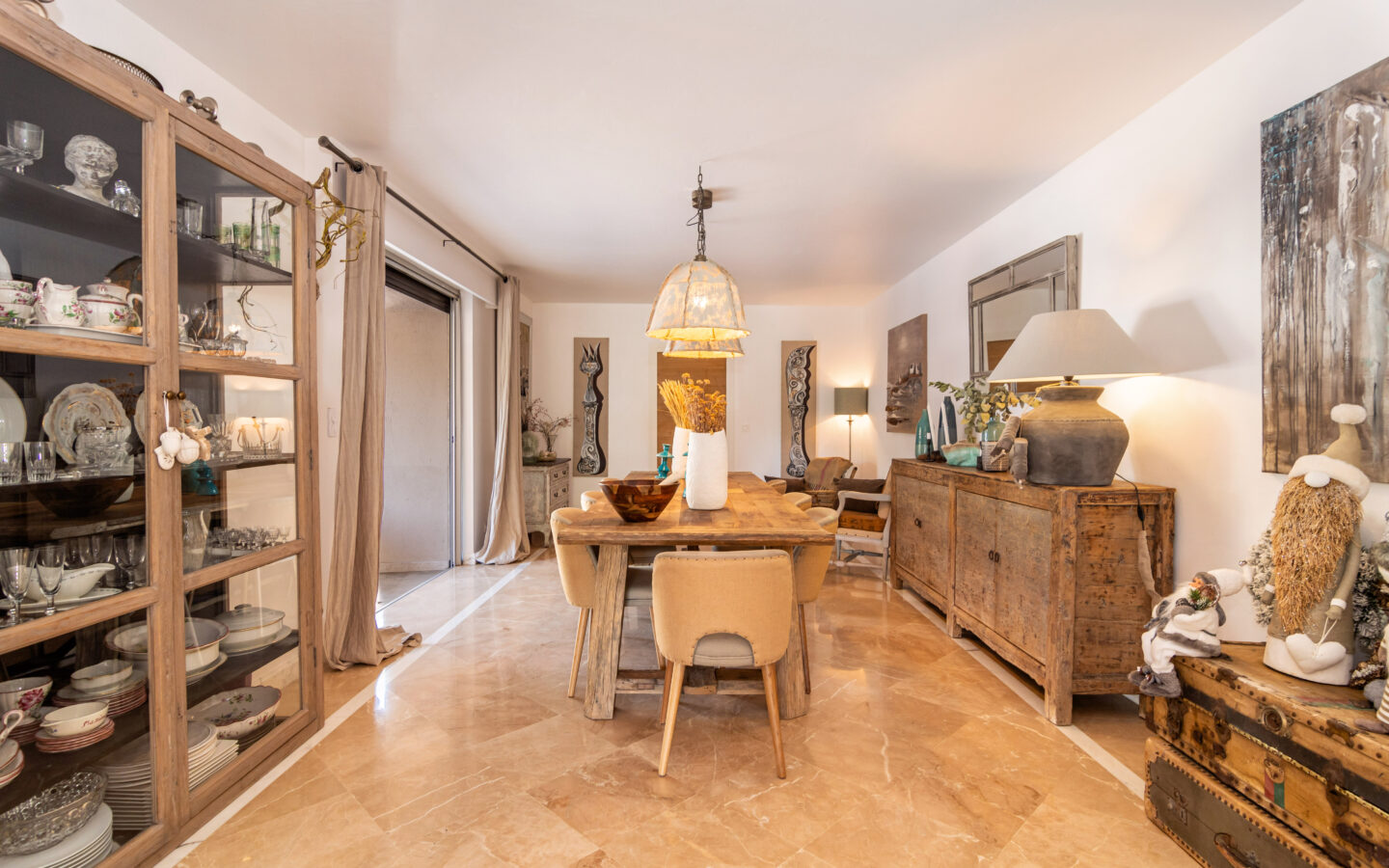 Villa With Studio In Prime Location
