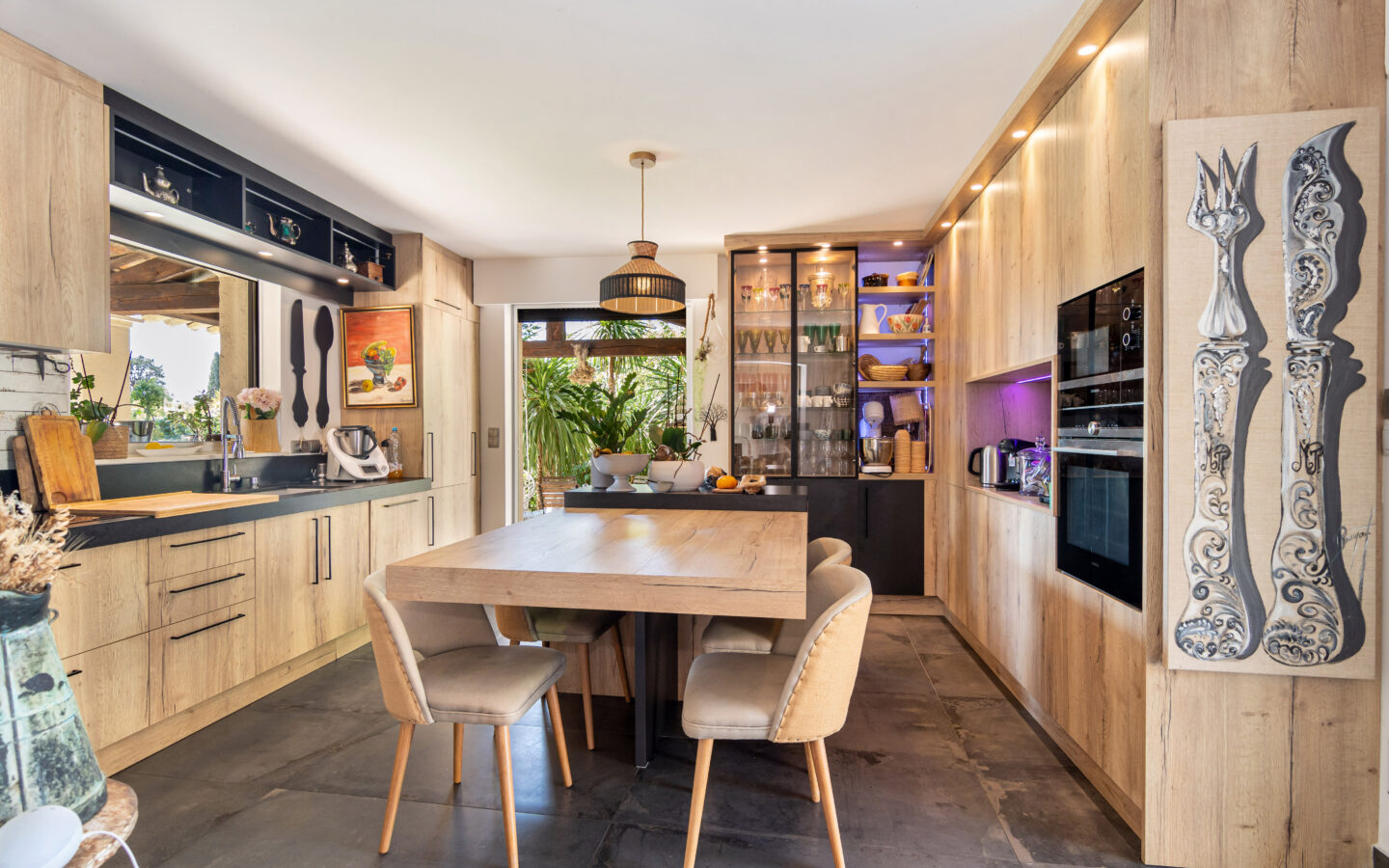 Villa With Studio In Prime Location