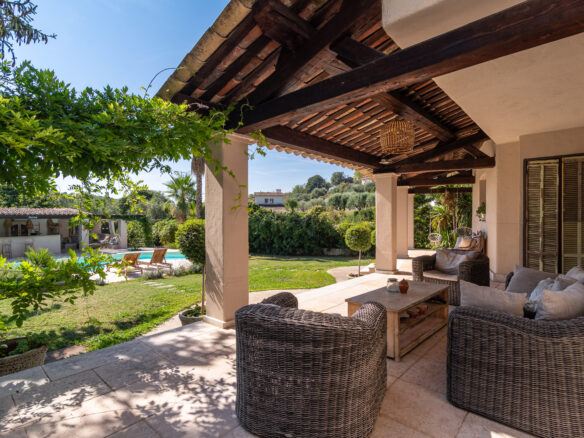 Villa With Studio In Prime Location