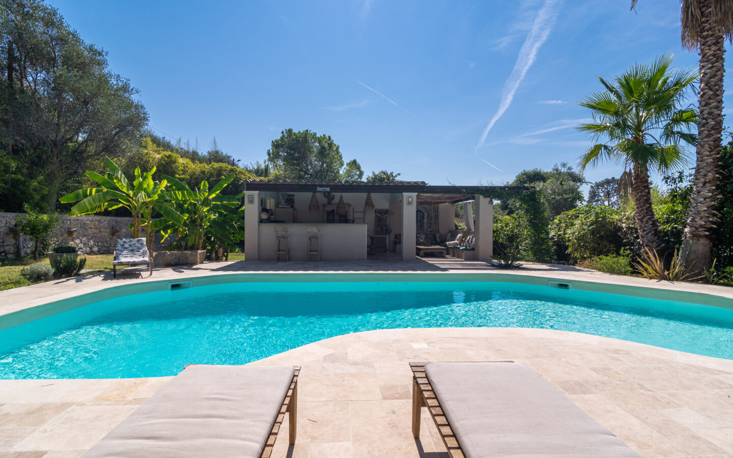 Villa With Studio In Prime Location