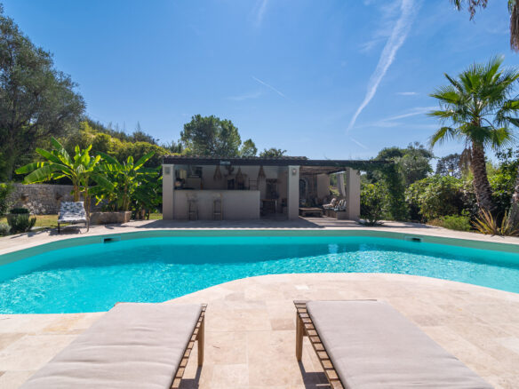 Villa With Studio In Prime Location
