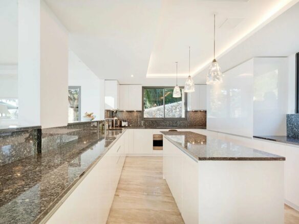 Contemporary Villa With Sea View In Coastal Location