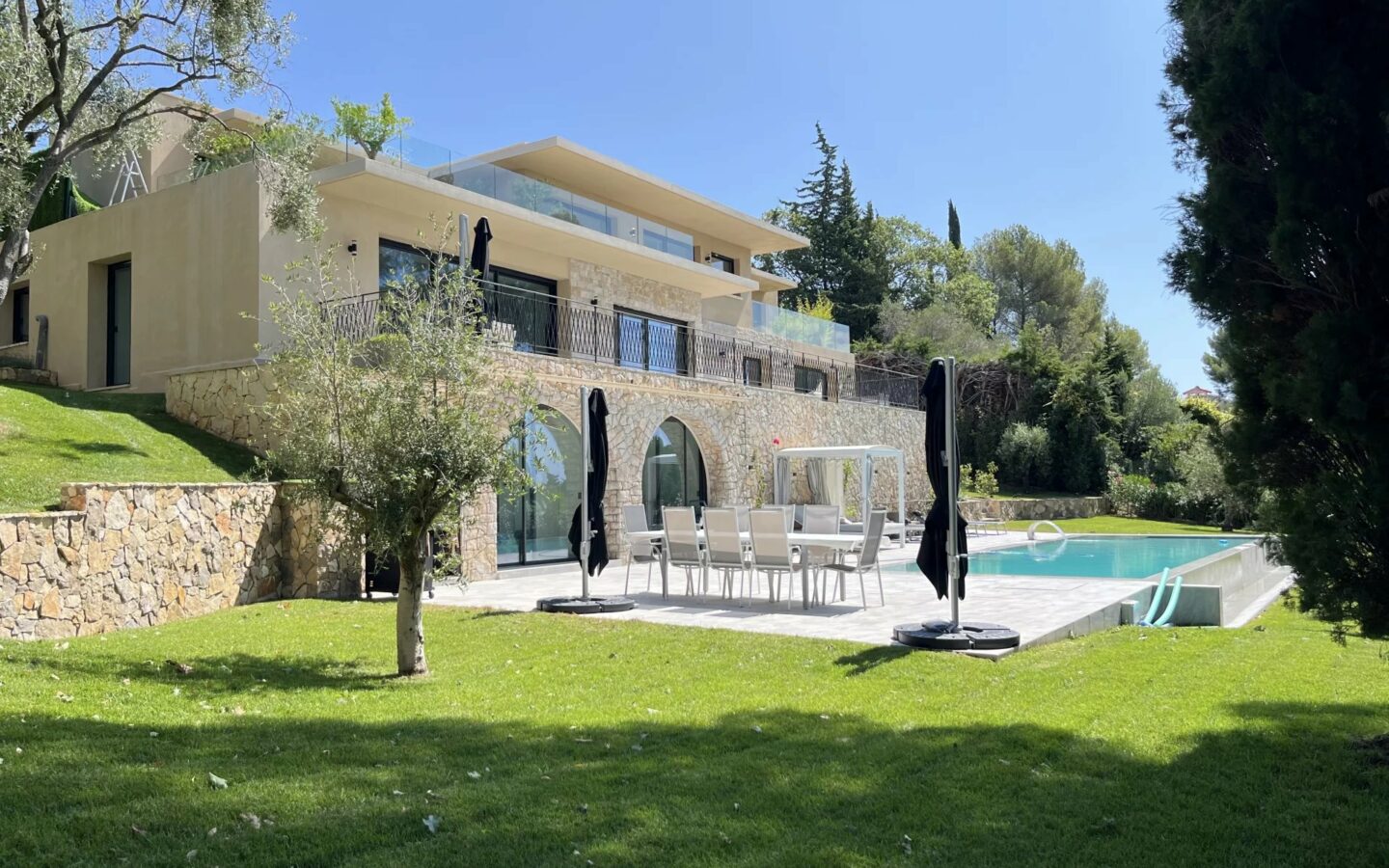 Contemporary Villa With Sea View In Coastal Location