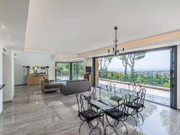 Contemporary Villa With Sea View In Coastal Location