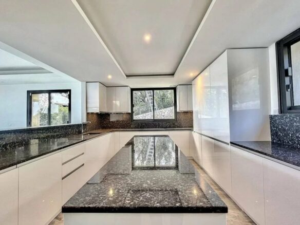 Contemporary Villa With Sea View In Coastal Location