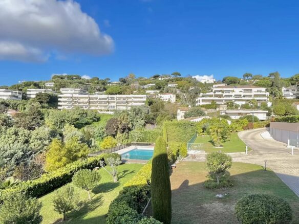 Sea View Apartment In Cannes With Two Bedrooms