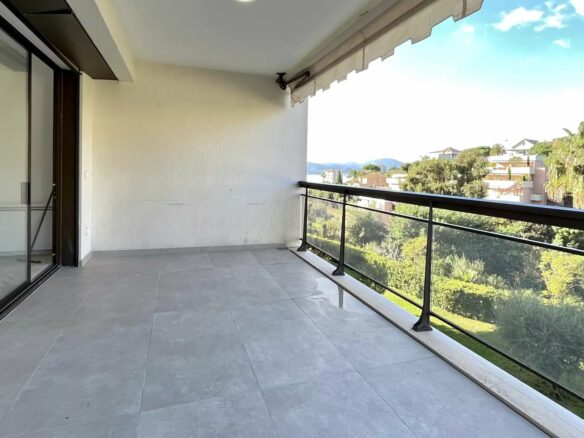 Sea View Apartment In Cannes With Two Bedrooms