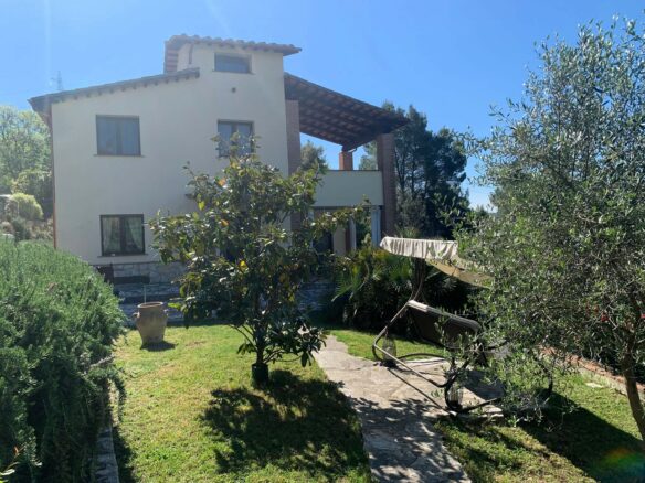 Villa Narnia With Pool And Sea View In Coastal Region