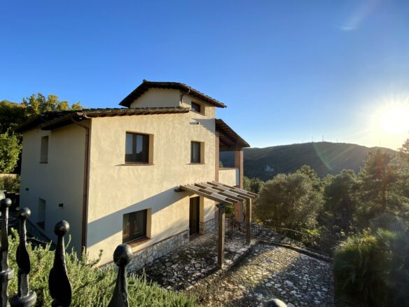 Villa Narnia With Pool And Sea View In Coastal Region