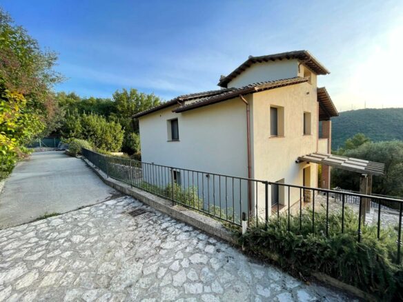 Villa Narnia With Pool And Sea View In Coastal Region