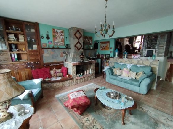 Hotel Property 1460 M² Located In Thessaloniki Suburbs