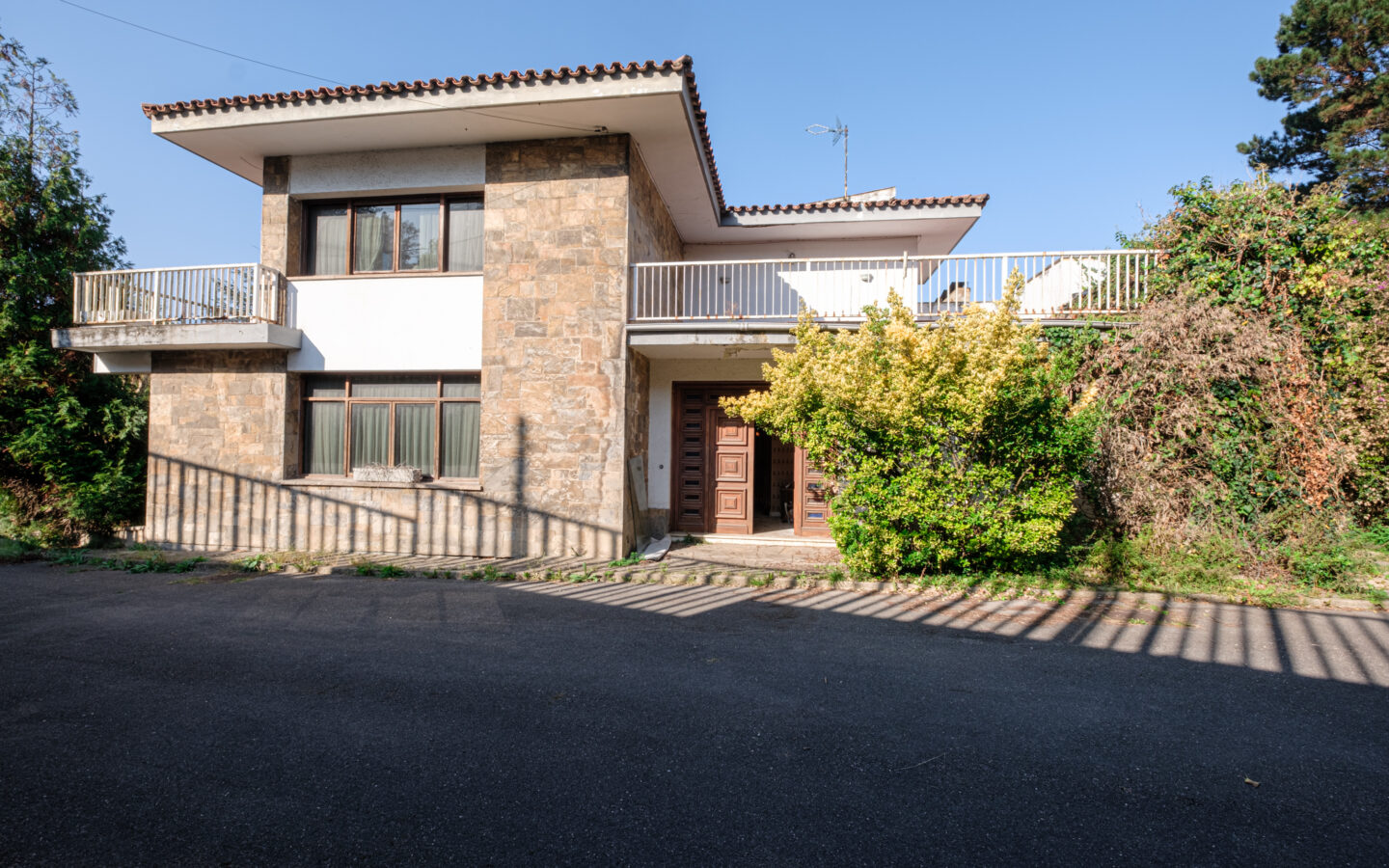 Chalet With Plot Available In Somio