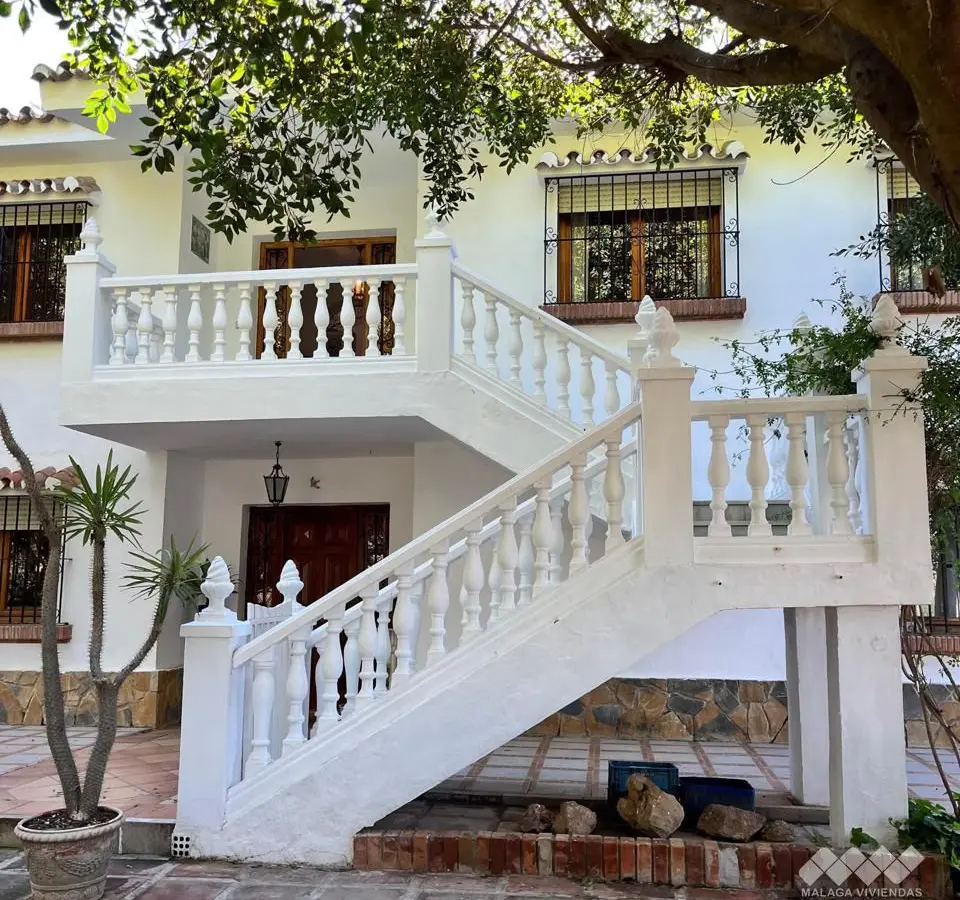 6-bedroom Villa In Málaga, Spain (360 M²)