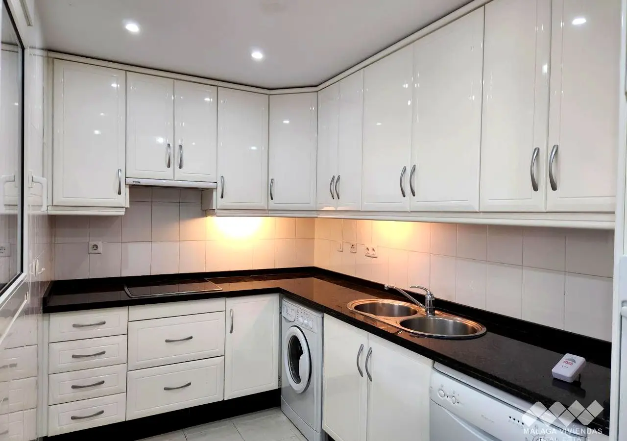 2-bedroom Flat In Benalmádena, Spain (187 M²)