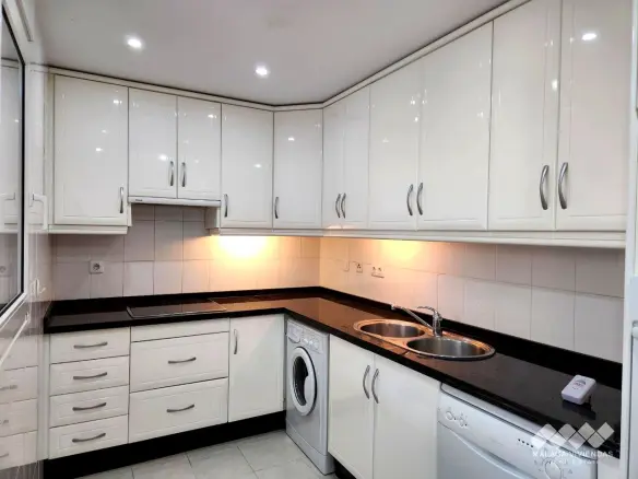 2-bedroom Flat In Benalmádena, Spain (187 M²)
