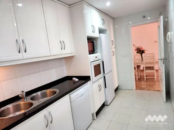 2-bedroom Flat In Benalmádena, Spain (187 M²)