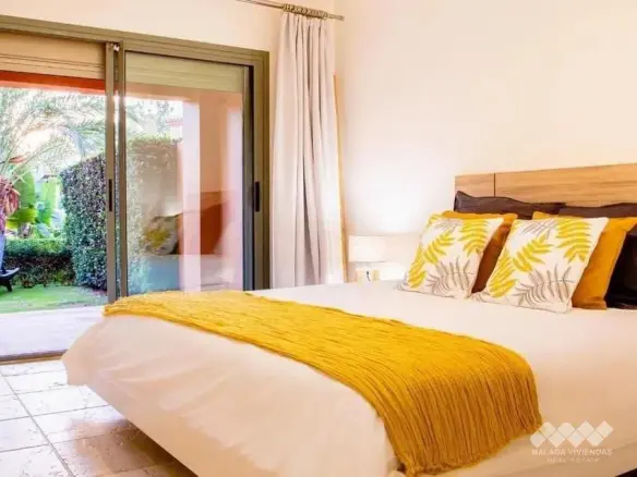 2-bedroom Flat In Estepona, Spain (128 M²)