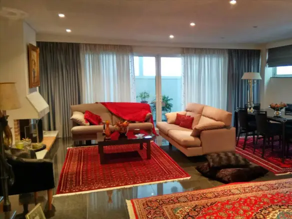 Multifunctional Building 420 M² Located In Athens