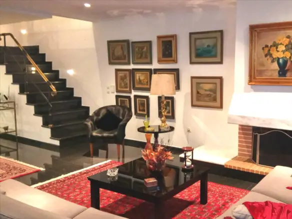Multifunctional Building 420 M² Located In Athens
