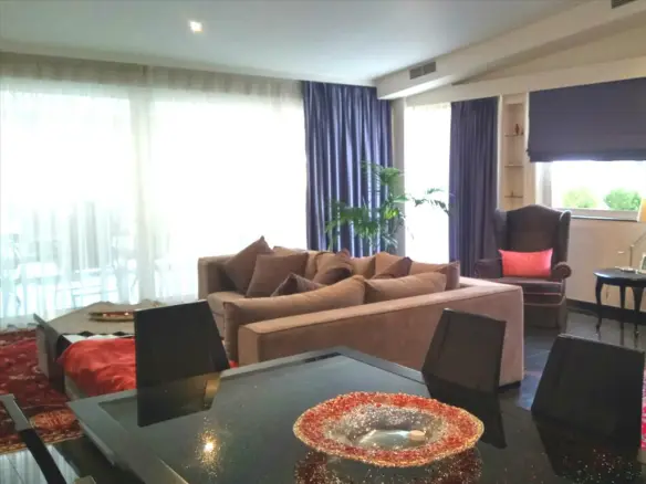Multifunctional Building 420 M² Located In Athens