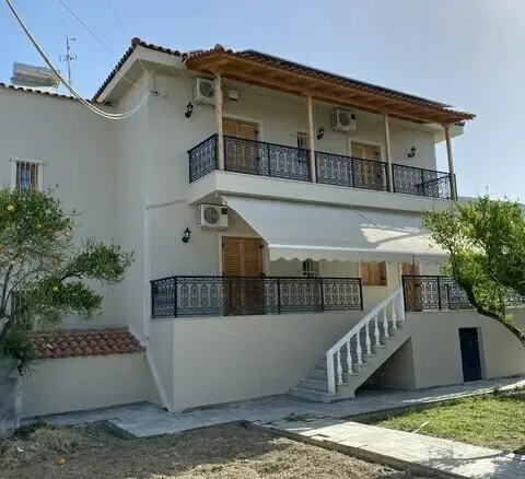 Detached House In Peloponnese With 280 M² Area