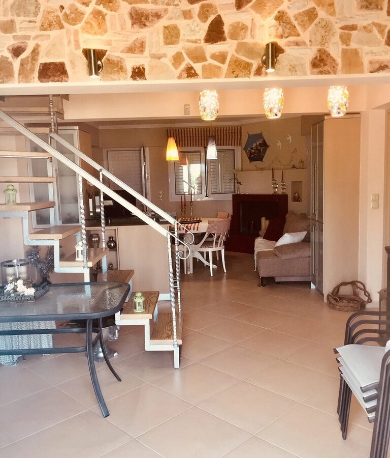 Detached House In Peloponnese With 450 M² And Garden
